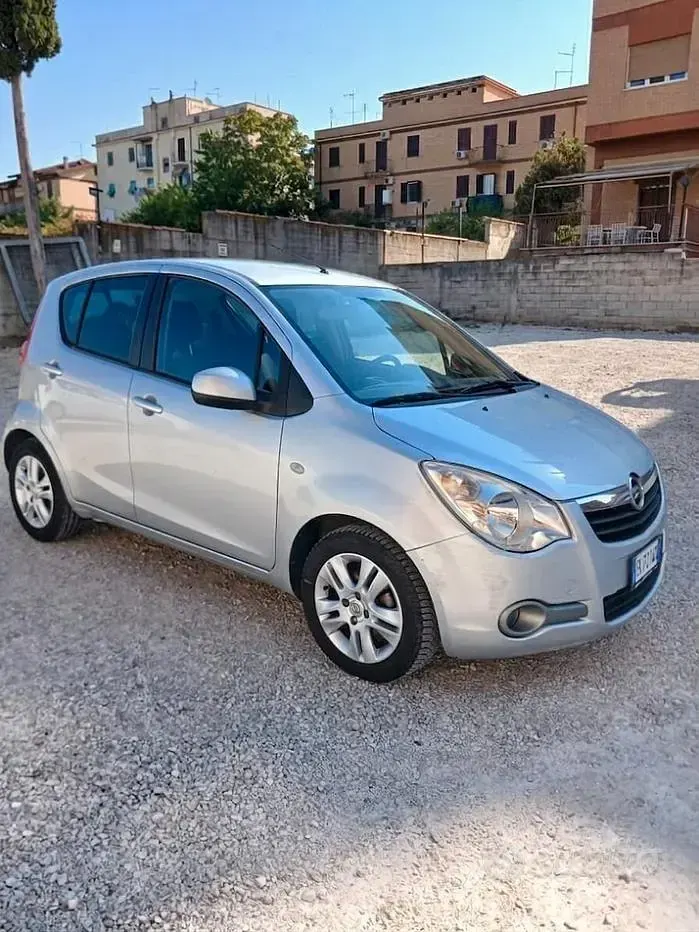 Usata Opel Agila Enjoy 68 CV (50 kW) 2012 Grigio Utilitaria