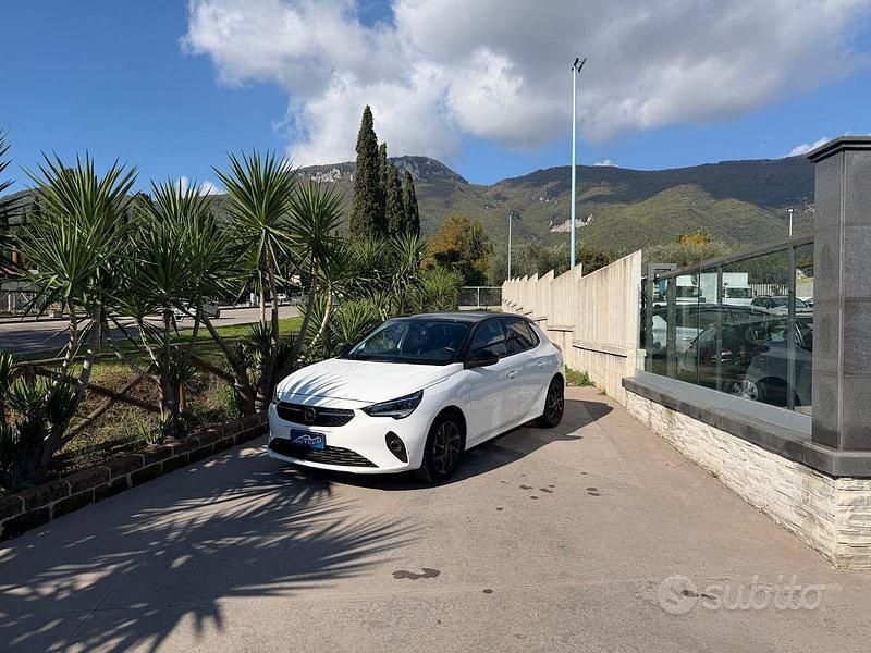 Bianco Usata 2022 Opel Blitz Edition Tre volumi | 13.500 € - Immagine 1/4