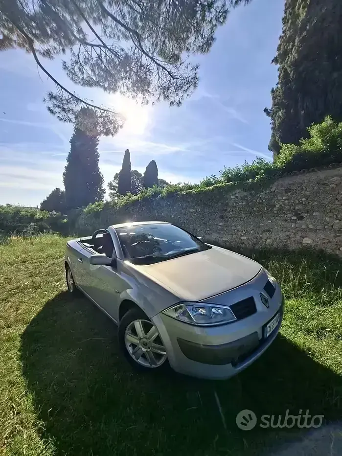 Usata Renault Mégane Cabriolet 120 CV (88 kW) 2004 Grigio Cabrio