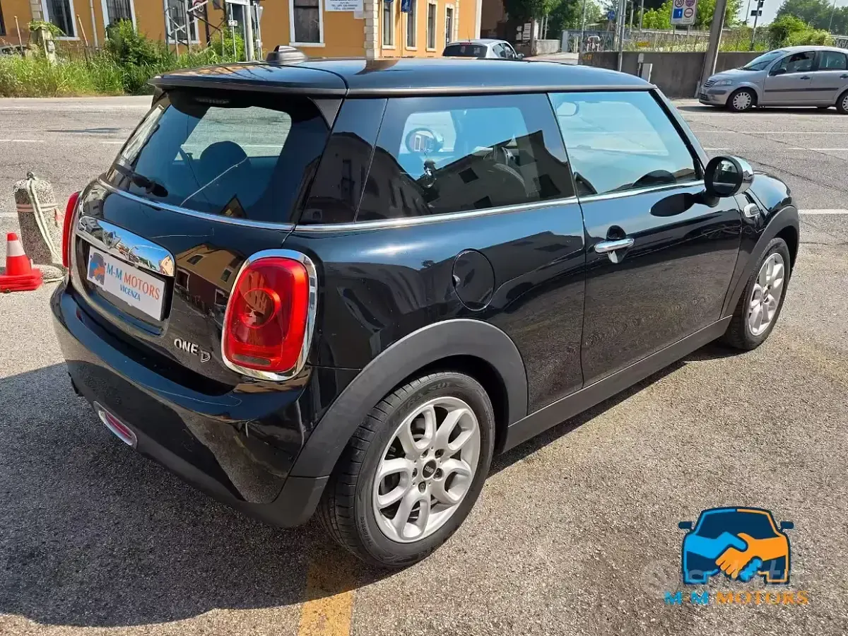 Usata Mini One D 95 CV (69 kW) 2014 Nero Utilitaria