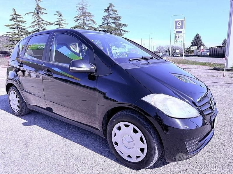 Usata Mercedes A180 Avantgarde 108 CV (79 kW) 2010 Nero Berlina