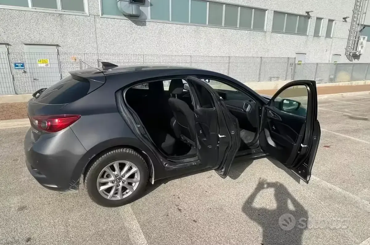 Usata Mazda 3 105 CV (77 kW) 2017 Berlina