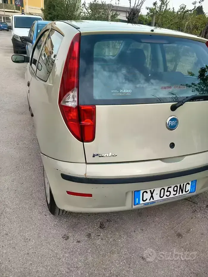 Usata Fiat Punto 69 CV (50 kW) 2005 Utilitaria