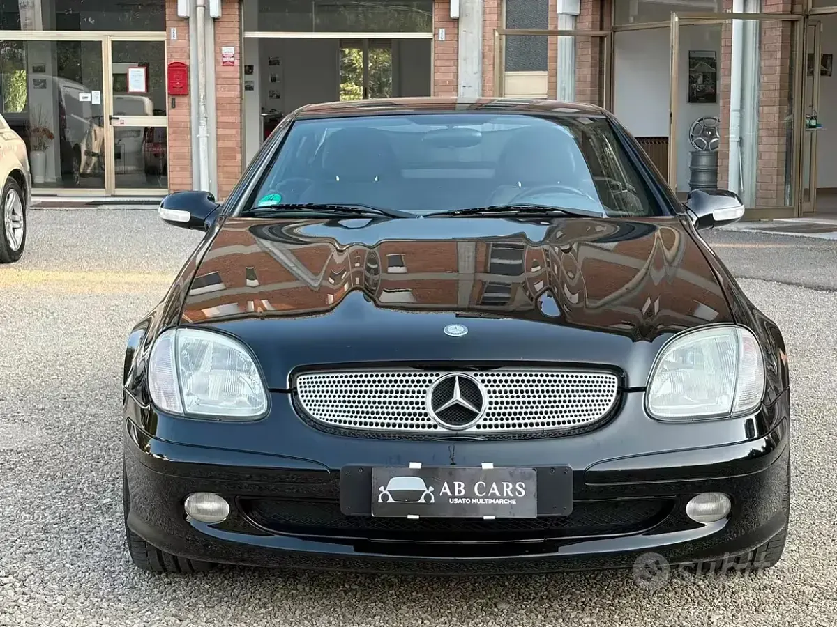 Usata Mercedes SLK200 AMG 163 CV (119 kW) 2001 Nero Cabrio
