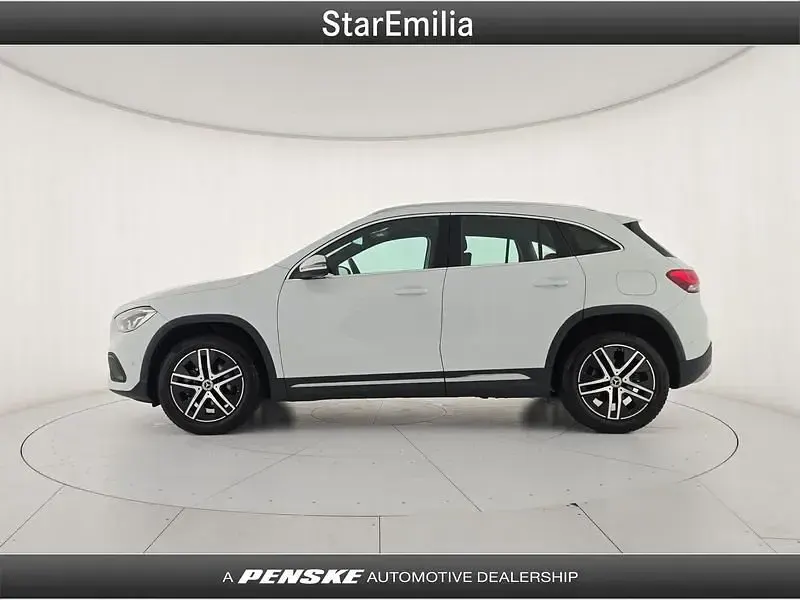 Usata Mercedes GLA200 163 CV (119 kW) 2022 Bianco SUV