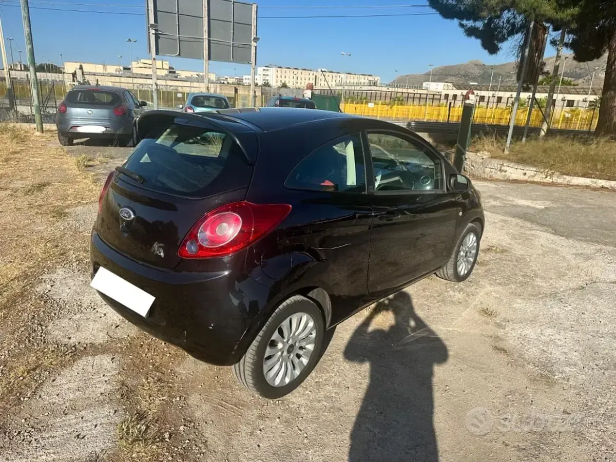 Usata Ford Ka Titanium 69 CV (50 kW) 2010 Nero Utilitaria
