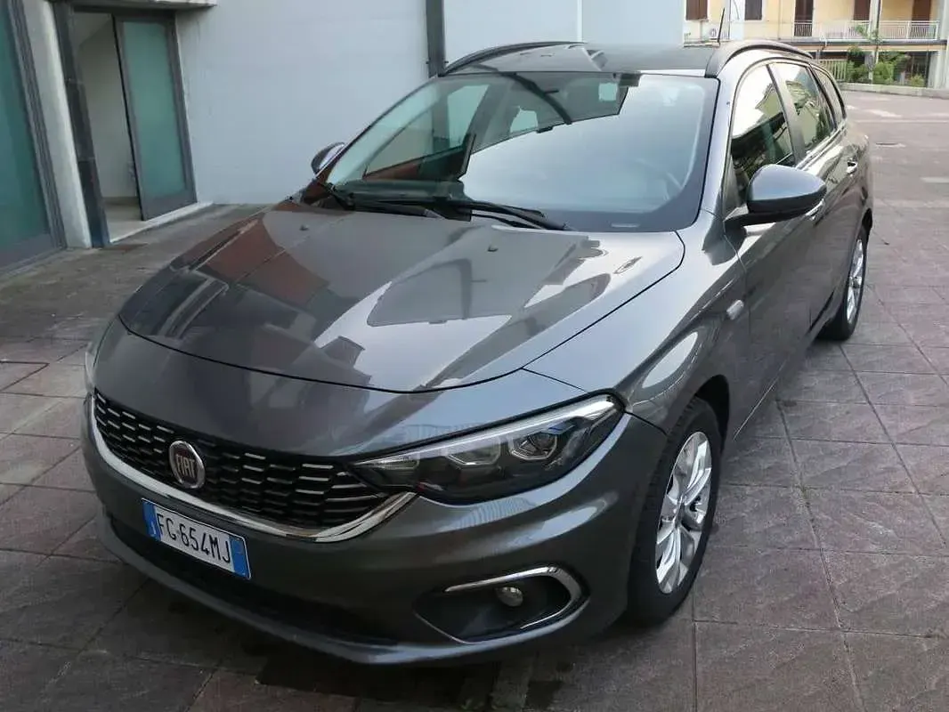 Usata Fiat Tipo Business 120 CV (88 kW) 2016 Argento Station wagon