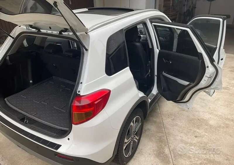 Bianco Usata 2017 Suzuki Vitara SUV | 16.800 € (Molto cara) - Immagine 1/4