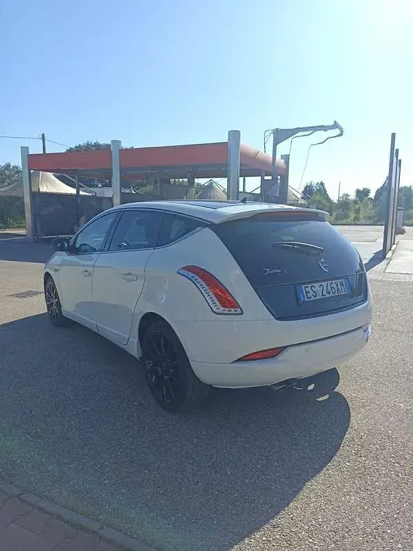 Usata Lancia Delta S 120 CV (88 kW) 2013 Utilitaria