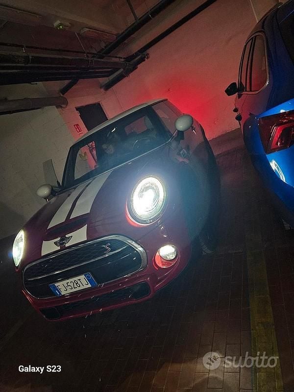 Begagnad Mini Cooper SD 170 HK (125 kW) 2017 Röd Halvkombi