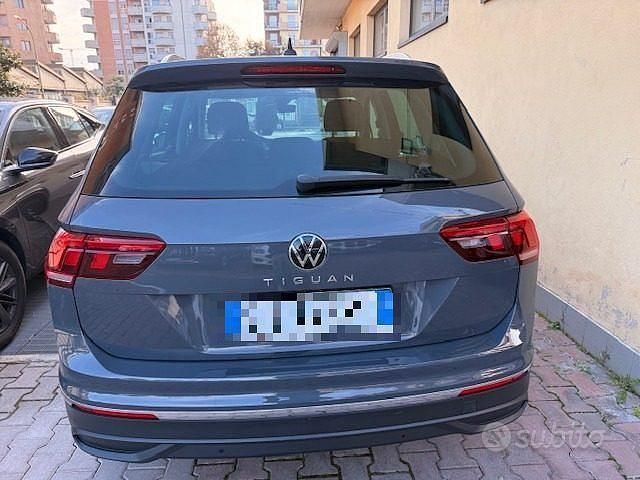 Usata VW Tiguan Life 150 CV (110 kW) 2021 Grigio SUV