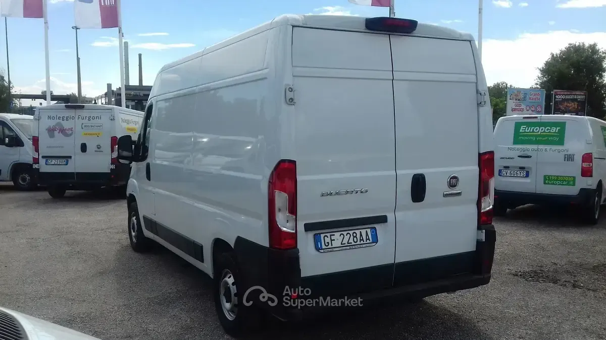 Usado Fiat Ducato 14 140 HP (102 kW) 2021 Branco Van