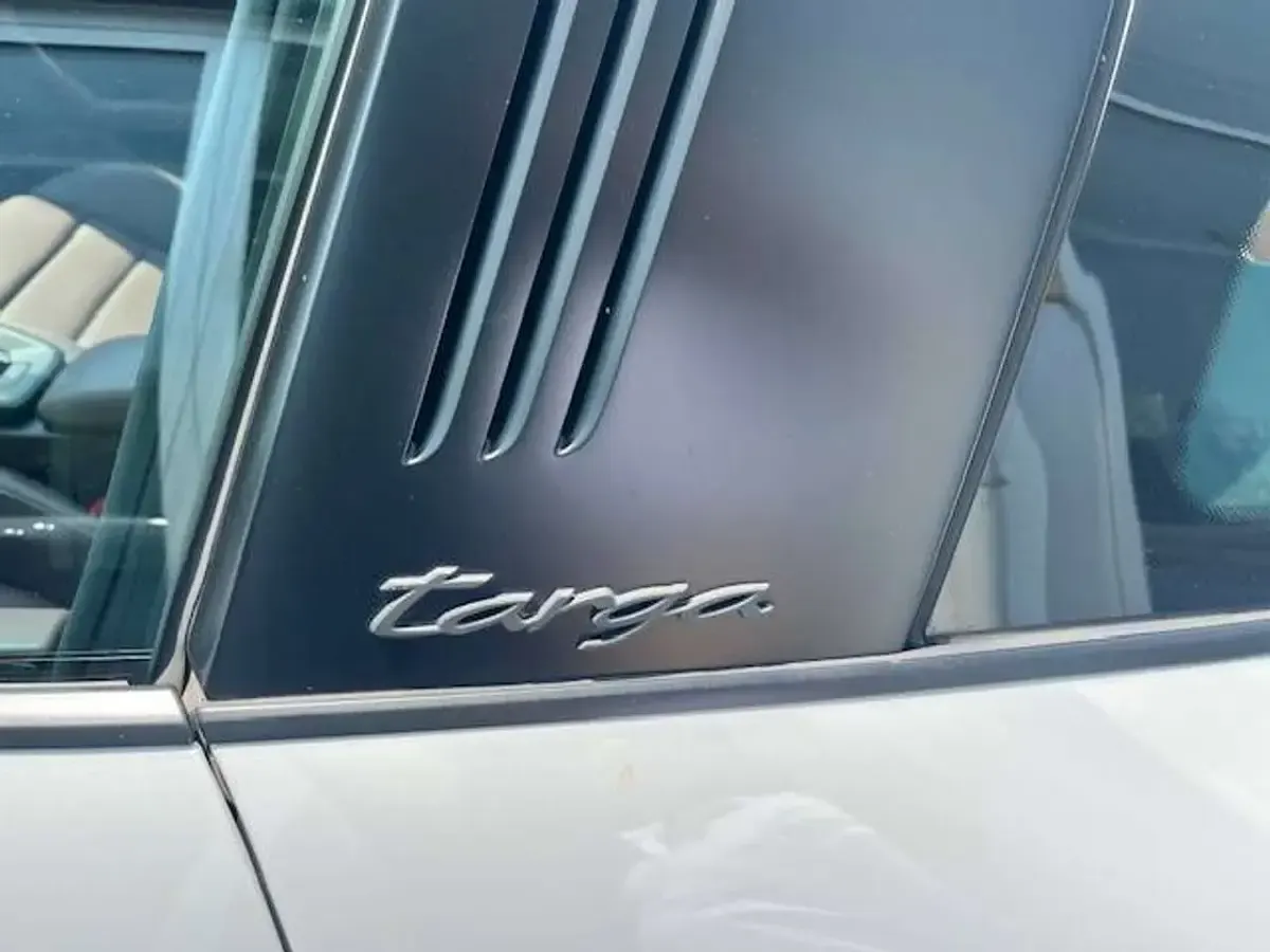 Usata Porsche 992 480 CV (353 kW) 2024 Ghiaccio Cabrio