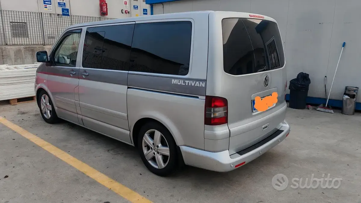 Usata VW Multivan 174 CV (127 kW) 2007 Grigio Monovolume