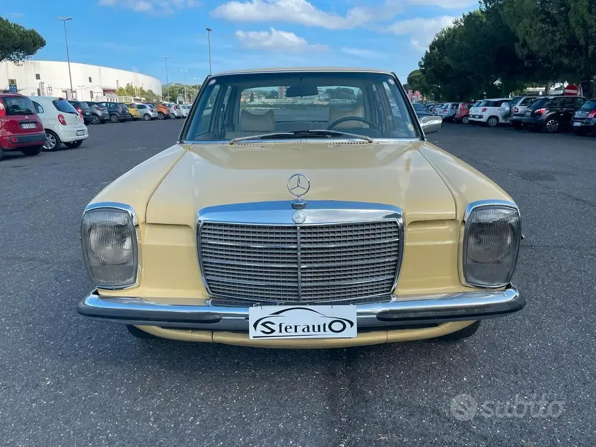 Usata Mercedes W115 60 CV (44 kW) 1970 Berlina