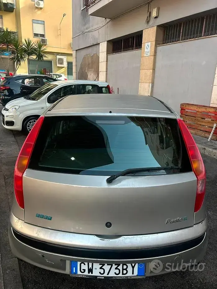 Usata Fiat Punto 60 CV (44 kW) 2002 Grigio Utilitaria
