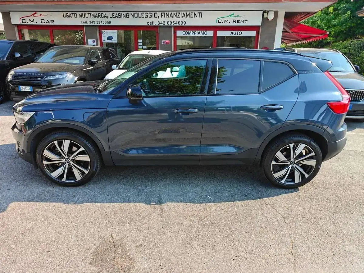 Usata Volvo XC40 R-Design 179 CV (131 kW) 2022 Blu/azzurro SUV