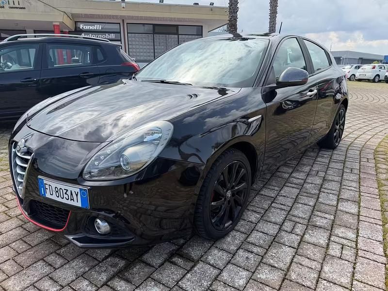 Usata Alfa Romeo Giulietta Super 120 CV (88 kW) 2016 Nero Utilitaria