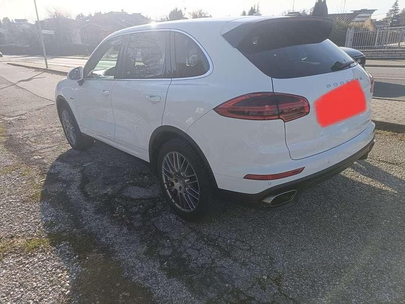 Usata 2016 Porsche Cayenne SUV | 30.500 € (Buon prezzo) - Immagine 1/4