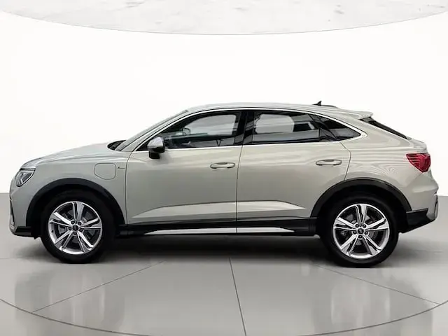 Usata Audi Q3 Sportback S-Line 245 CV (180 kW) 2022 Argento cavo metallizzato SUV