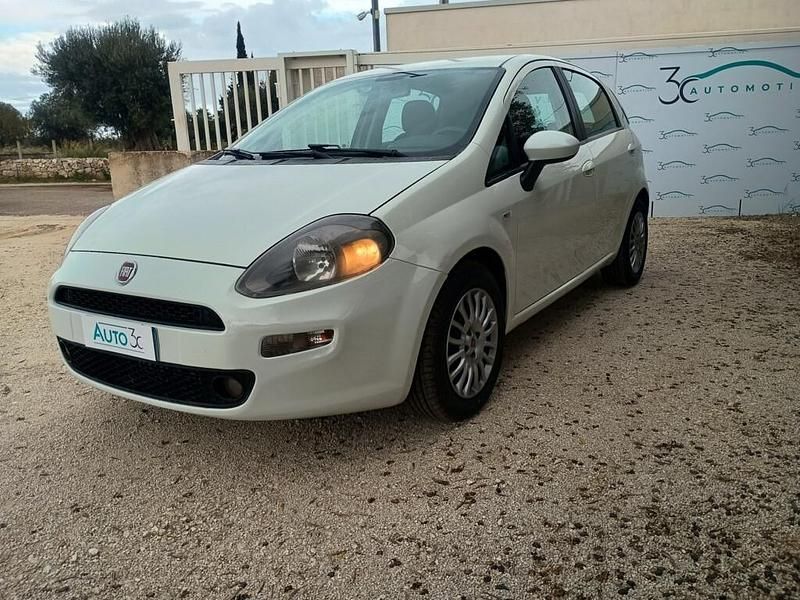 Usata Fiat Punto Lounge 85 CV (62 kW) 2014 Bianco Berlina