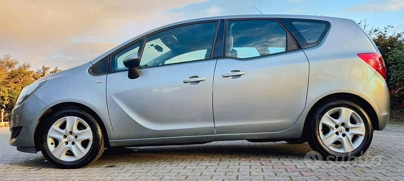 Usata Opel Meriva Cosmo 120 CV (88 kW) 2014 Grigio Monovolume