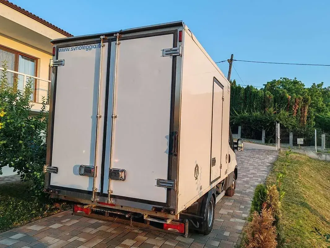 Usata Iveco Daily 150 CV (110 kW) 2017 Furgone