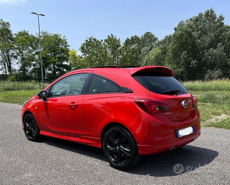 Usado Opel Corsa OPC 75 HP (55 kW) 2016 Vermelho Coupé