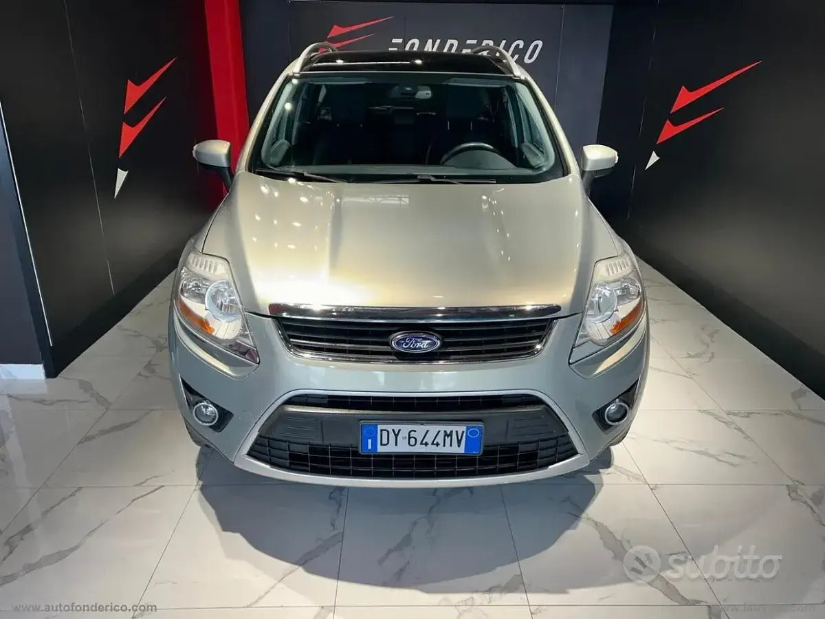 Usado Ford Kuga Titanium 136 CV (100 kW) 2010 Gris SUV