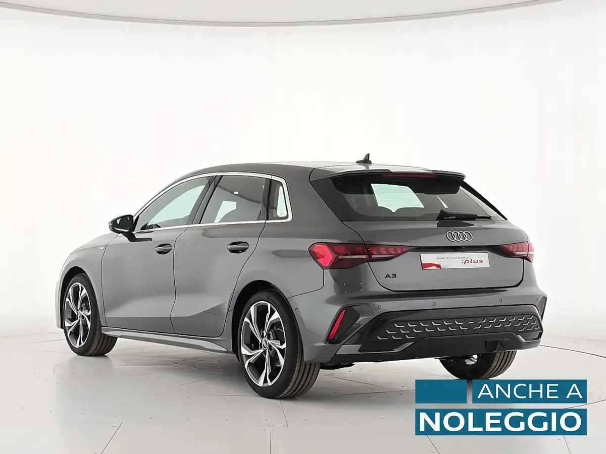 Nouvelle Audi A3 S-Line 150 ch (110 kW) 2026 Noir Berline