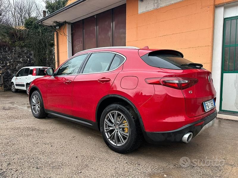 Usata Alfa Romeo Stelvio Executive 190 CV (139 kW) 2019 Rosso SUV