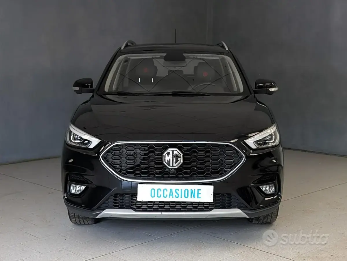 Usata MG ZS Luxury 111 CV (81 kW) 2023 Nero SUV