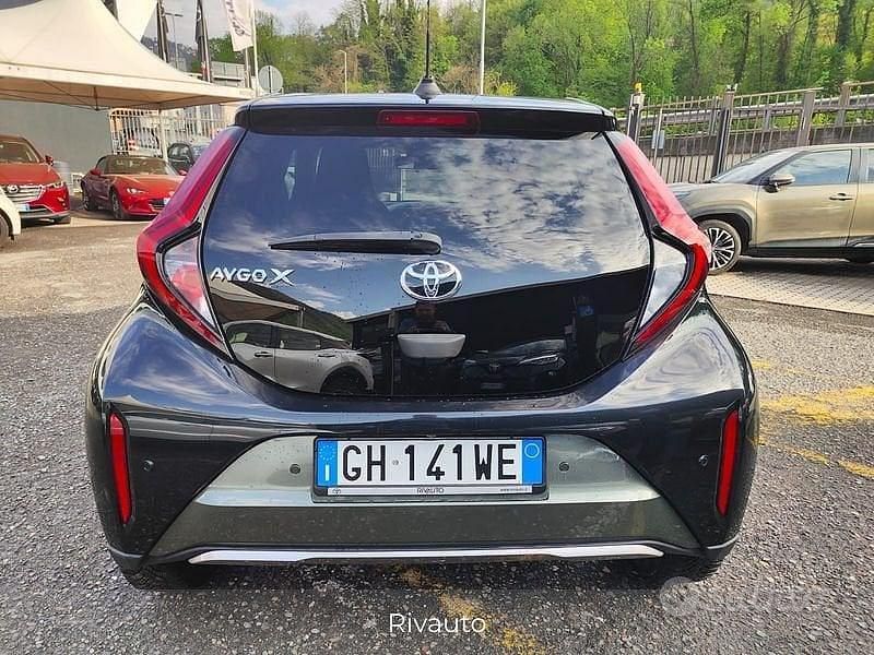 Usata Toyota Aygo X Lounge 72 CV (52 kW) 2022 Verde SUV