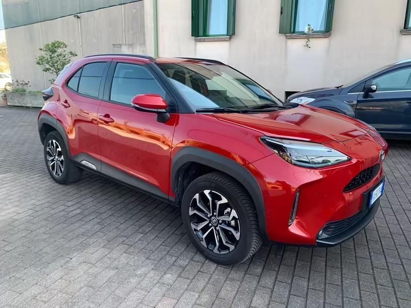 Usata Toyota Yaris Cross Sport 92 CV (67 kW) 2025 Rosso SUV
