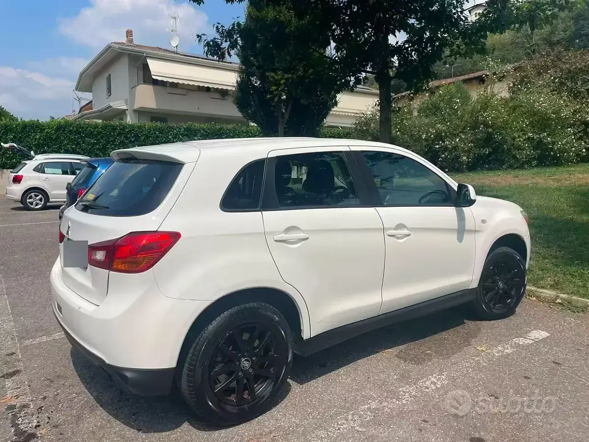 Usata Mitsubishi ASX 117 CV (86 kW) 2014 Bianco SUV