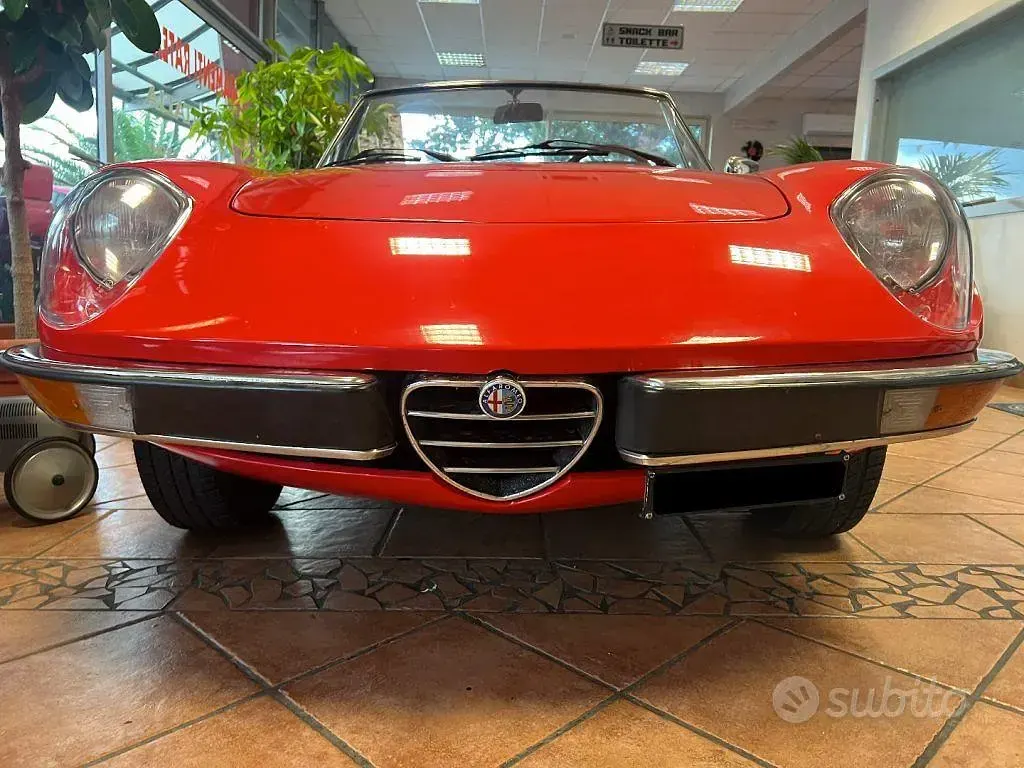 Usata Alfa Romeo Spider 87 CV (63 kW) 1970 Rosso Cabrio