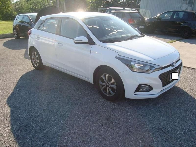 Usata Hyundai i20 75 CV (55 kW) 2019 Bianco Utilitaria