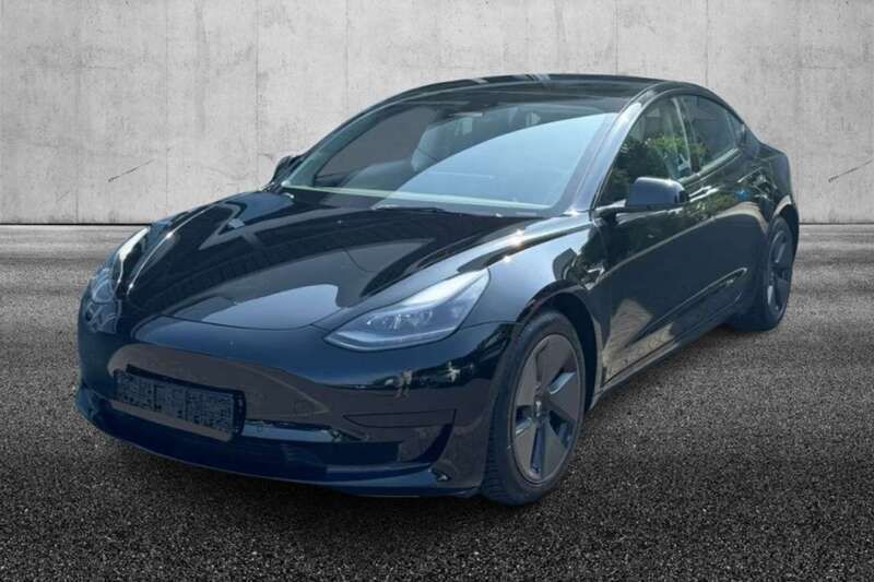Nero Usata 2022 Tesla Model 3 Standard Range Tre volumi | 29.950 € (Buon prezzo) - Immagine 1/4