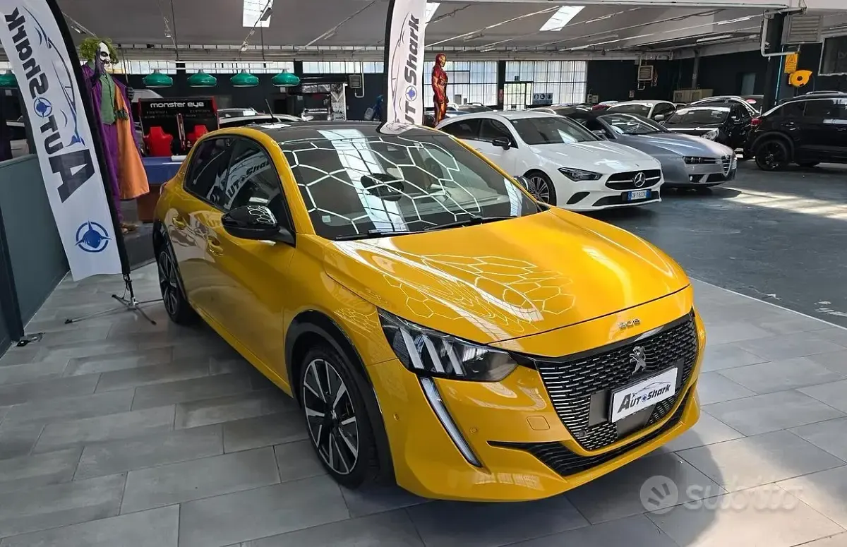 Usata Peugeot 208 GT-line 102 CV (75 kW) 2019 Giallo Utilitaria