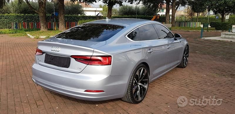 Grigio Usata 2017 Audi A5 Tre volumi | 20.499 € (Buon prezzo) - Immagine 1/4