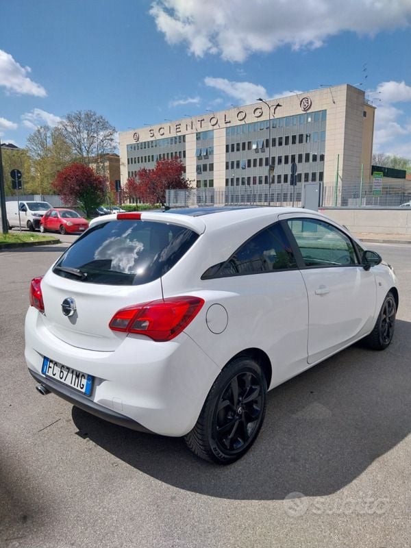 Usata Opel Corsa 90 CV (66 kW) 2016 Bianco Coupé