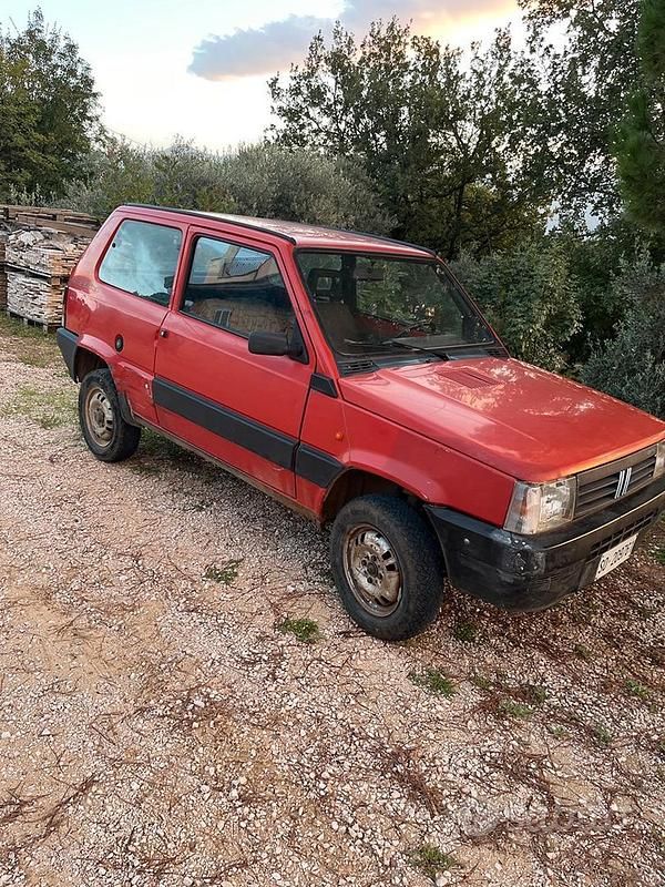 Usata Fiat Panda 4x4 50 CV (36 kW) 1991 Rosso Utilitaria