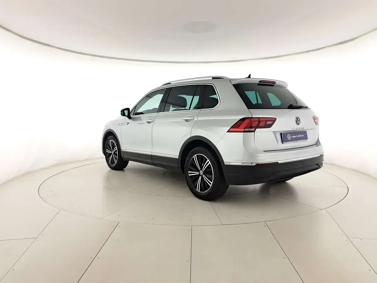 Usata VW Tiguan Life 150 CV (110 kW) 2022 Reflex silver metallizzato SUV