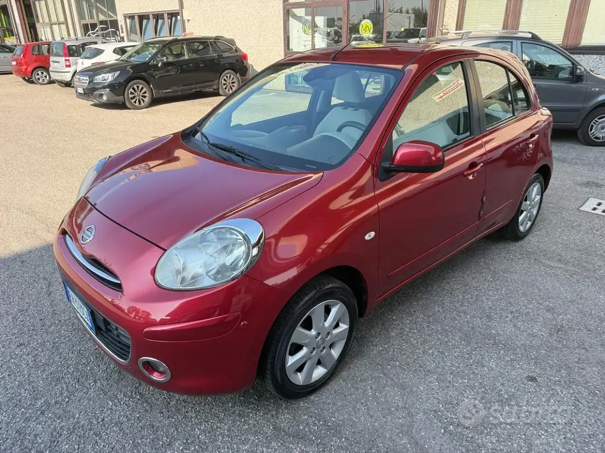 Usata Nissan Micra Tekna 80 CV (58 kW) 2011 Rosso Utilitaria