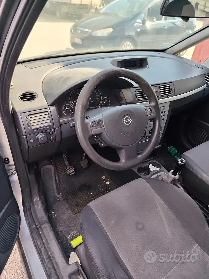 Usata Opel Meriva 75 CV (55 kW) 2004 Grigio Monovolume