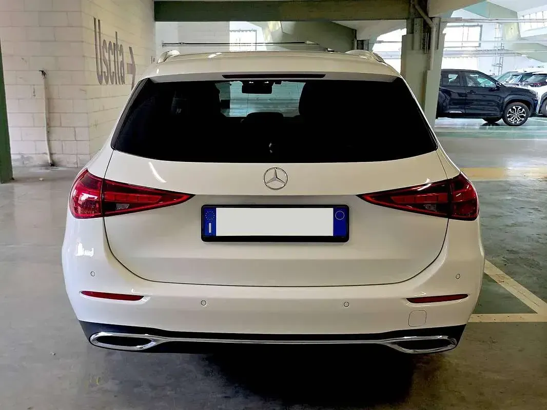 Usata Mercedes C200 163 CV (119 kW) 2023 Bianco Station wagon