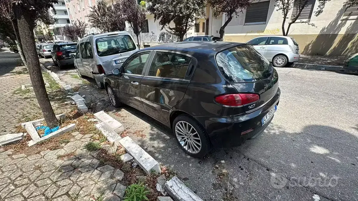 Usata Alfa Romeo 147 150 CV (110 kW) 2005 Nero Utilitaria