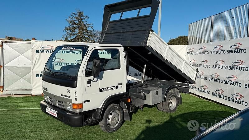 Usata Nissan Cabstar 106 CV (77 kW) 2000 Bianco Pick-up