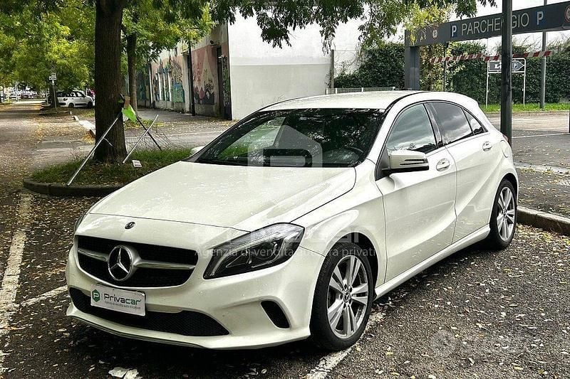 Bianco Usata 2018 Mercedes A180 Due volumi | 15.500 € (Buon prezzo) - Immagine 1/4