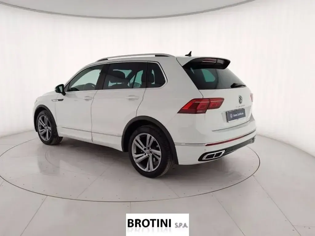 Usata VW Tiguan 150 CV (110 kW) 2023 Bianco pastello SUV